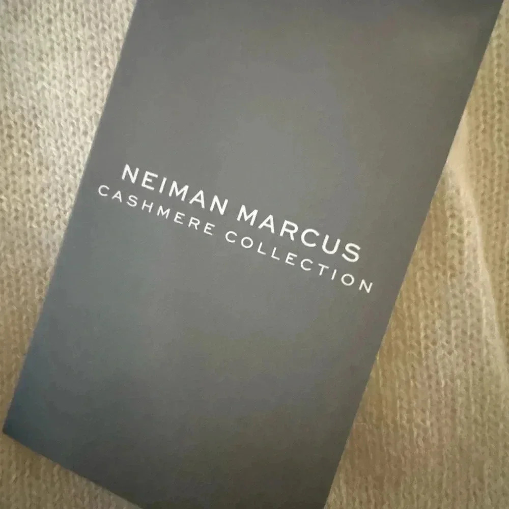 Neiman Marcus Off White Cashmere Tank-3x.  BNWT - Picture 2 of 2